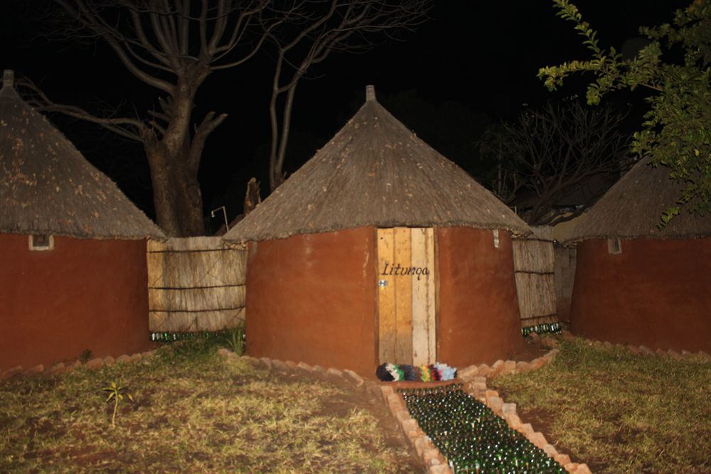 Zinga Backpackers Hotel Livingstone Exterior foto